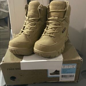 Women's Free Soldier Hiking Boots
